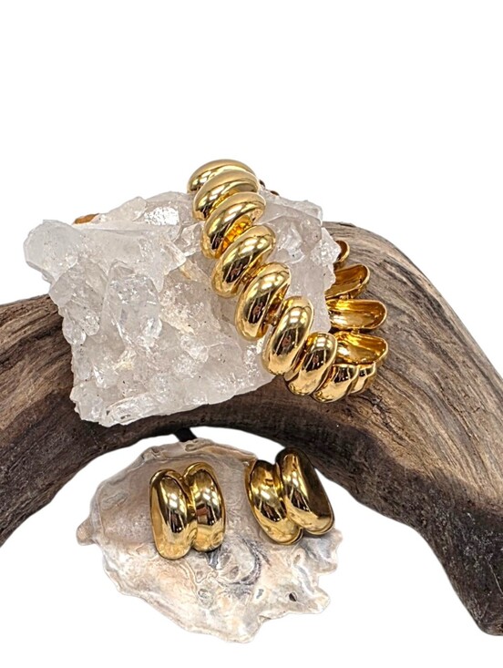 Napier Jewelry - Vintage 1980s Napier Gold Tone Bracelet & Matching Earrings Set